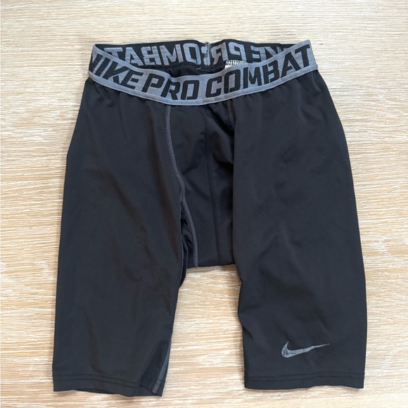 Nike men’s Pro Combat black compression athletic shorts size medium. - Picture 2 of 5